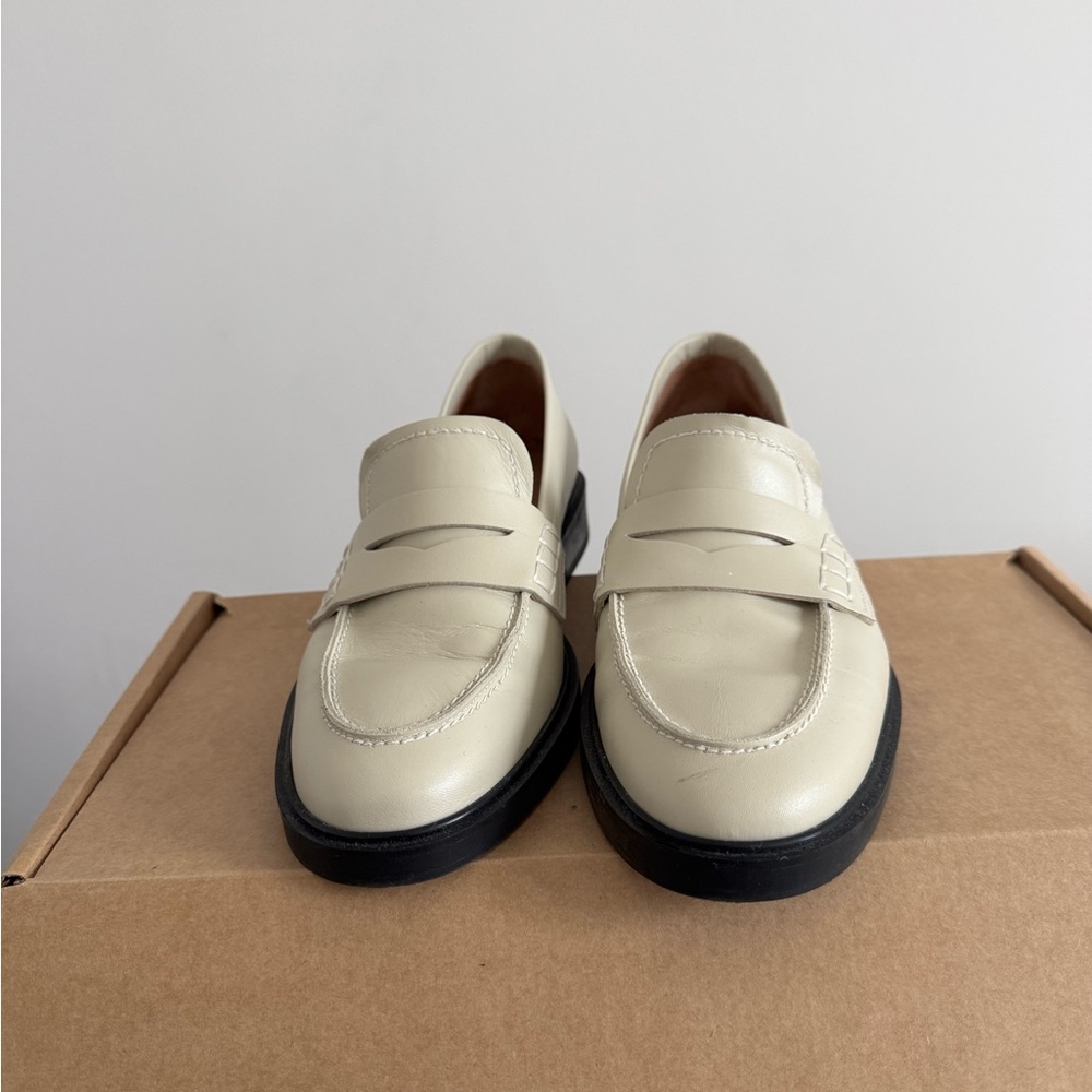 Flattered Sara Creme Leather Loafer - Picture 2 of 9